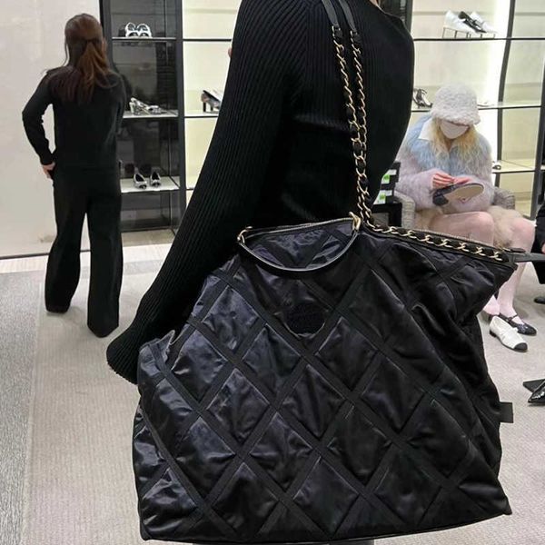 designer tote bags women's underarm bag chain nylon shoulder handbag large capacity shopping bag
designer tote bags women's underarm bag chain nylon shoulder handbag large capacity shopping bag