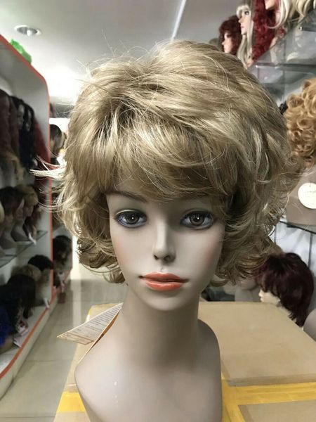 new vogue dark blonde with blonde highlights layers flips short synthetic wig, Black
new vogue dark blonde with blonde highlights layers flips short synthetic wig, Black