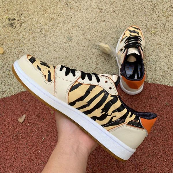 1 retro low cny black multicolor basketball shoes tiger yellow jumpman 1s trainers youths sport sneakers big boy athletic shoe
1 retro low cny black multicolor basketball shoes tiger yellow jumpman 1s trainers youths sport sneakers big boy athletic shoe