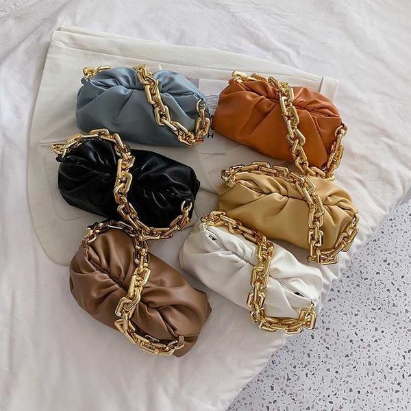 hand designerbag bottess bag women's venetas cloud leisure 2022 new popular autumn chain s crossbody handheld girl have logo
hand designerbag bottess bag women's venetas cloud leisure 2022 new popular autumn chain s crossbody handheld girl have logo