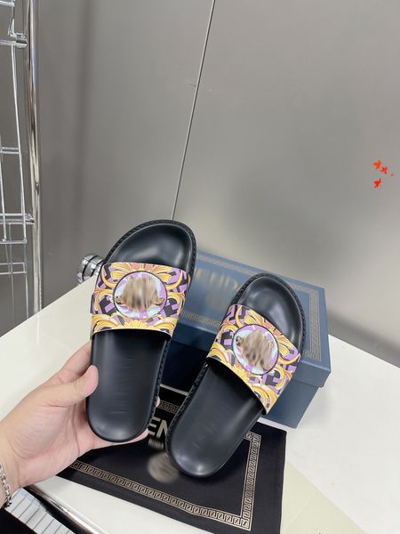 2023 designer women slides sandal flat mule slipper womens beach slides rubber soles summer flip flops with box -m080, Black
2023 designer women slides sandal flat mule slipper womens beach slides rubber soles summer flip flops with box -m080, Black