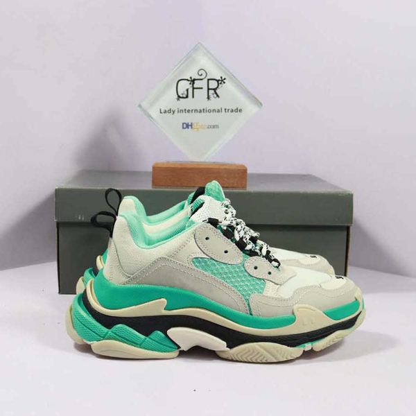 2022 triple s men women casual shoes designer platform sneakers black white grey red pink green light tan oreo mens trainers sports fashion
2022 triple s men women casual shoes designer platform sneakers black white grey red pink green light tan oreo mens trainers sports fashion