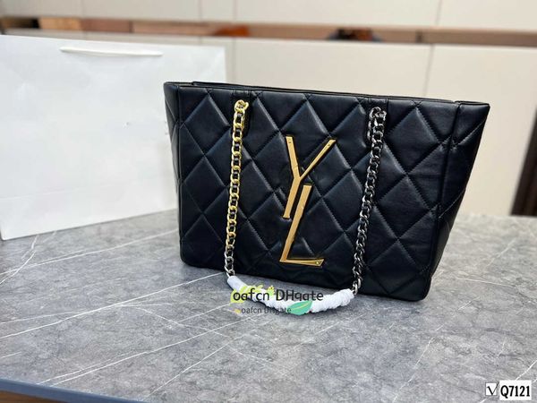 7a designer fashion handbag airport big bag brand highest fabric removable women's one shoulder tote bag
7a designer fashion handbag airport big bag brand highest fabric removable women's one shoulder tote bag