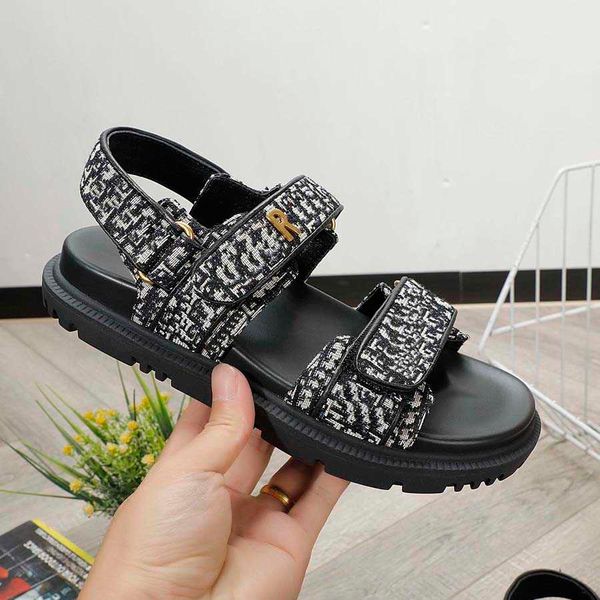 woman slippers black fashion sandals beach thick bottom classic pattern slipper platform alphabet lady leather silver slides damen
woman slippers black fashion sandals beach thick bottom classic pattern slipper platform alphabet lady leather silver slides damen