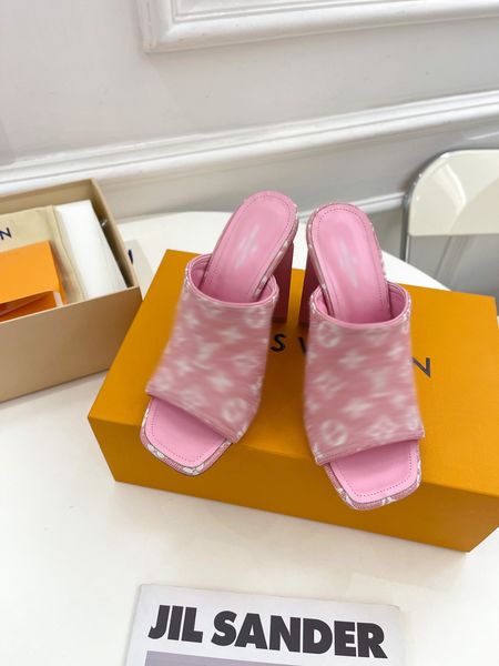 2023 designer women slippers canvas cross woman sandals summer outdoor peep toe casual slipper letter stylist shoes with box size 35-40 -n07, Black
2023 designer women slippers canvas cross woman sandals summer outdoor peep toe casual slipper letter stylist shoes with box size 35-40 -n07, Black