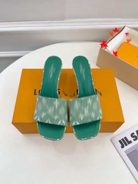 2023 designer women slides sandal flat mule slipper womens beach slides rubber soles summer flip flops with box -m052, Black
2023 designer women slides sandal flat mule slipper womens beach slides rubber soles summer flip flops with box -m052, Black