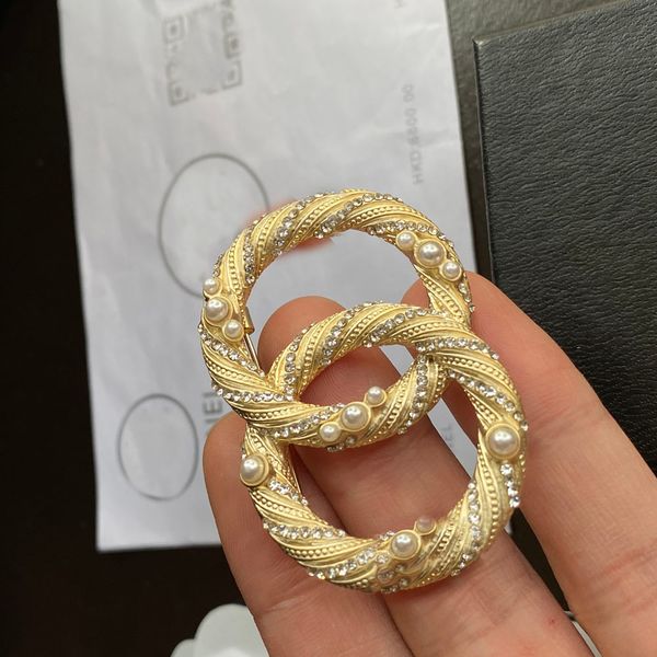 luxury real gold plated brass copper brooches letter designer with steel seal women brand pins rhinestone crystal pearl jewelry brooch pin w, Gray
luxury real gold plated brass copper brooches letter designer with steel seal women brand pins rhinestone crystal pearl jewelry brooch pin w, Gray