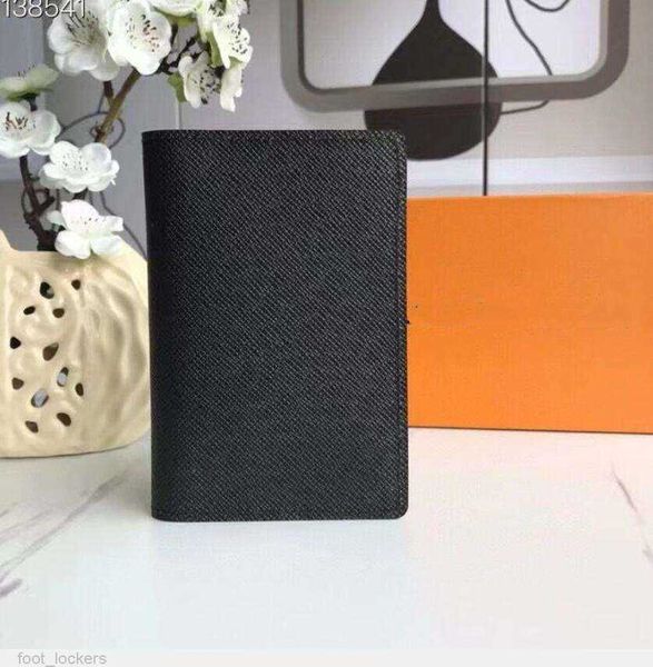 women leather passport cover brand credt card holder men business travel passport holder wallet covers for passports with box frame, Brown;gray
women leather passport cover brand credt card holder men business travel passport holder wallet covers for passports with box frame, Brown;gray