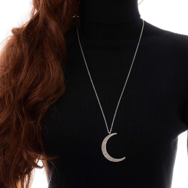 pendant necklaces fashion exaggerated crescent pendant necklace for women punk vampire werewolf jewelry on the neck 2022 trend accessories l, Silver
pendant necklaces fashion exaggerated crescent pendant necklace for women punk vampire werewolf jewelry on the neck 2022 trend accessories l, Silver
