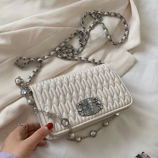2022 brand diamond chain women bags fashion small square bag durable leather sling purses girls casual shoulder messenger bags
2022 brand diamond chain women bags fashion small square bag durable leather sling purses girls casual shoulder messenger bags