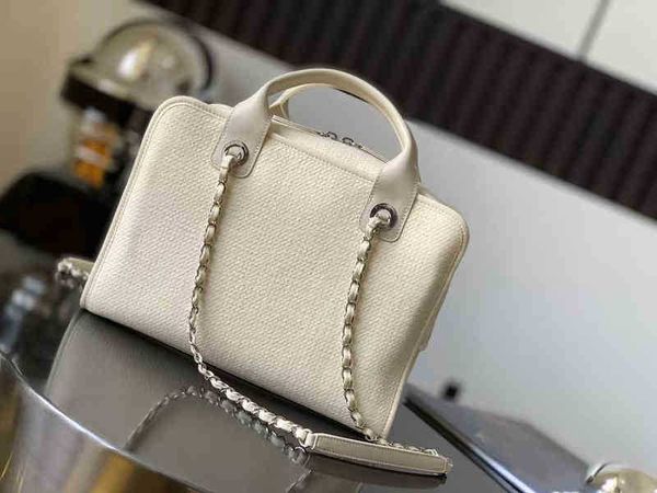 spring and summer new popular female bowling bag hand-held messenger chain large-capacity fashion classic
spring and summer new popular female bowling bag hand-held messenger chain large-capacity fashion classic