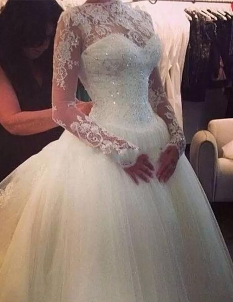 2023 luxury elegant beautiful wedding dresses super wedding gowns trail with lace sequins beads and pearls hand made work dress, White
2023 luxury elegant beautiful wedding dresses super wedding gowns trail with lace sequins beads and pearls hand made work dress, White