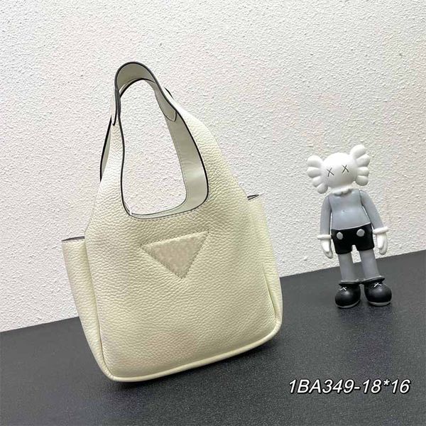designer handbag the tote bag vegetable basket s dicky0750d picotin lock female genuine leather 2022 first layer cowhide large capacity buck
designer handbag the tote bag vegetable basket s dicky0750d picotin lock female genuine leather 2022 first layer cowhide large capacity buck