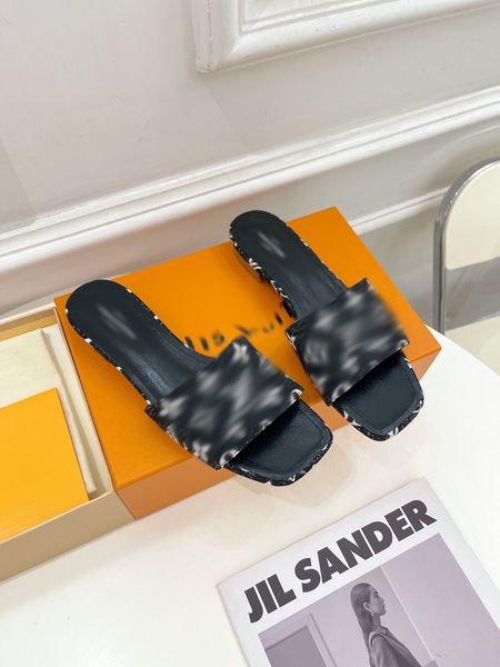2023 designer women slides sandal flat mule slipper womens beach slides rubber soles summer flip flops with box -m057, Black
2023 designer women slides sandal flat mule slipper womens beach slides rubber soles summer flip flops with box -m057, Black