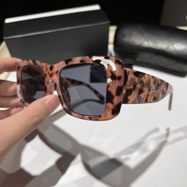 2022 women and men frame brand designer sunglasses uv protection summer style outdoor visor glasses 8859, White;black
2022 women and men frame brand designer sunglasses uv protection summer style outdoor visor glasses 8859, White;black