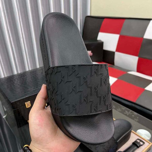 sandals fahsion beach slides flip flops summer girls black rubber animal prints floral brocade slippers eu35-44
sandals fahsion beach slides flip flops summer girls black rubber animal prints floral brocade slippers eu35-44
