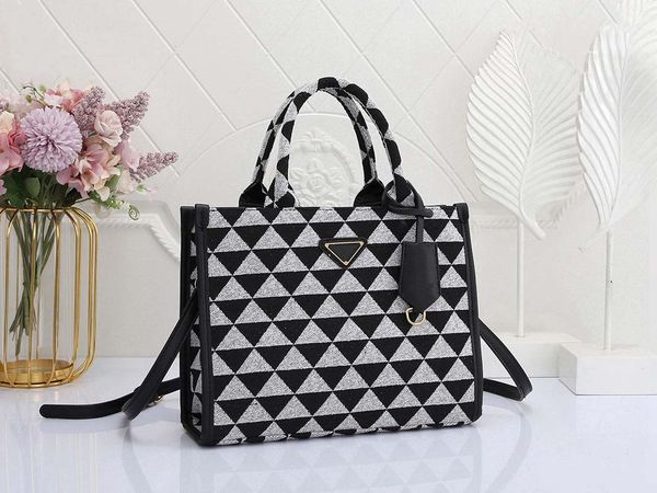 2022 sell fashionable home big shopping bag man women large capacity canvas bag leisure beach handbag shoulder bags
2022 sell fashionable home big shopping bag man women large capacity canvas bag leisure beach handbag shoulder bags