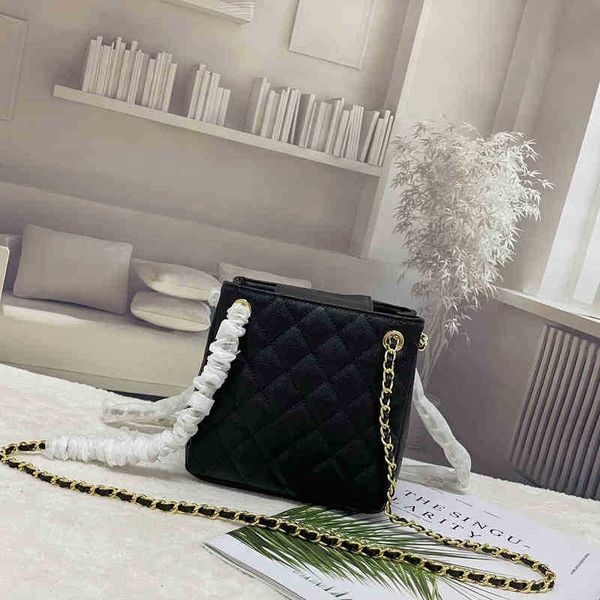 2022 new ladies black tote bucket bag caviar luxury single shoulder messenger 
2022 new ladies black tote bucket bag caviar luxury single shoulder messenger