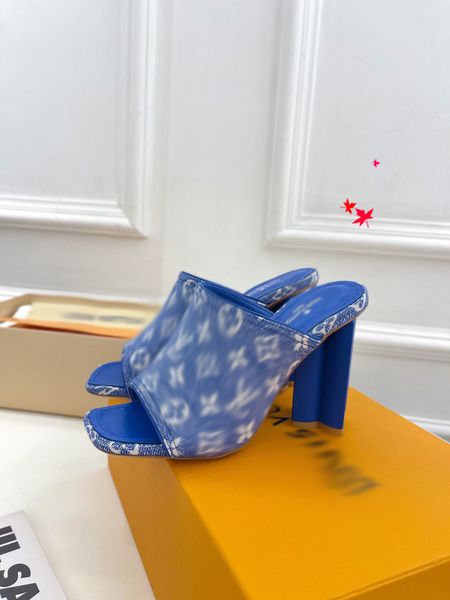 2023 designer women slippers canvas cross woman sandals summer outdoor peep toe casual slipper letter stylist shoes with box size 35-40 -n07, Black
2023 designer women slippers canvas cross woman sandals summer outdoor peep toe casual slipper letter stylist shoes with box size 35-40 -n07, Black