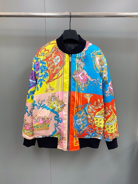 2022 autumn winter new brand handsome mens jackets highquality exquisite printed material double sided wear r jacket, Black;brown
2022 autumn winter new brand handsome mens jackets highquality exquisite printed material double sided wear r jacket, Black;brown