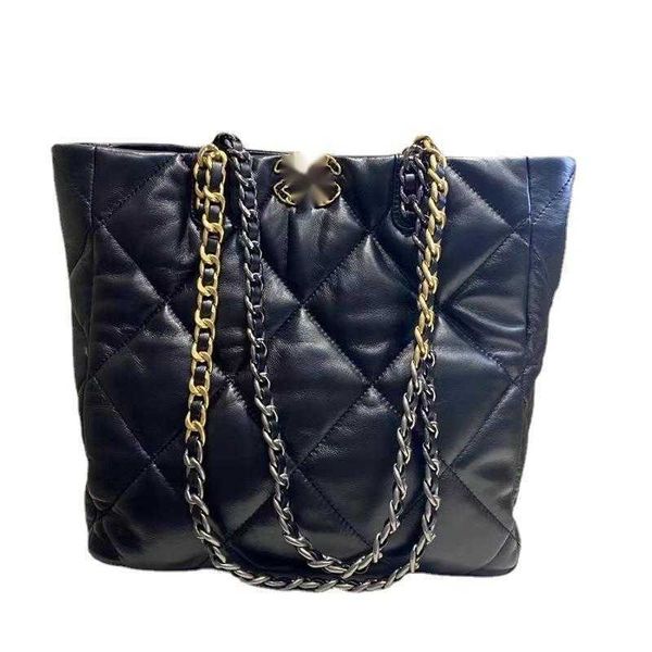 fragrant designer small bag women 2022 lingge large capacity tote one shoulder chain underarm shopping
fragrant designer small bag women 2022 lingge large capacity tote one shoulder chain underarm shopping