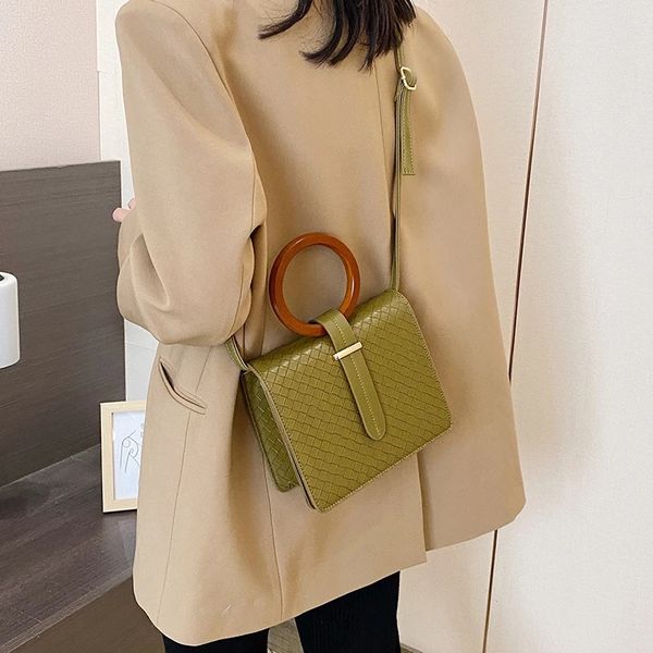 2022 brand diamond chain women bags fashion small square bag durable leather sling purses girls casual shoulder messenger bags pink green
2022 brand diamond chain women bags fashion small square bag durable leather sling purses girls casual shoulder messenger bags pink green