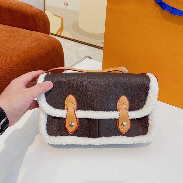 designer luxury women the tote bag fashion versatile handbags shoulder crossbody bags purse tories totes large capacity saddle wallets 7a zn
designer luxury women the tote bag fashion versatile handbags shoulder crossbody bags purse tories totes large capacity saddle wallets 7a zn