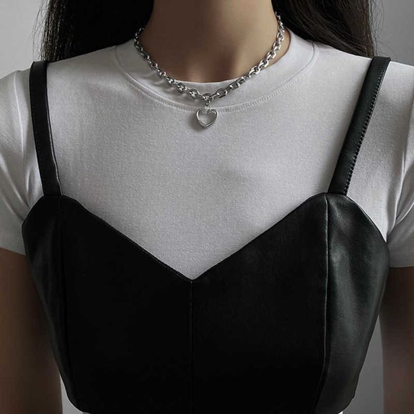 pendant necklaces punk thick lock chain heart shape pendant short choker necklace for women retro ins silver color metal neck chain jewelry
pendant necklaces punk thick lock chain heart shape pendant short choker necklace for women retro ins silver color metal neck chain jewelry