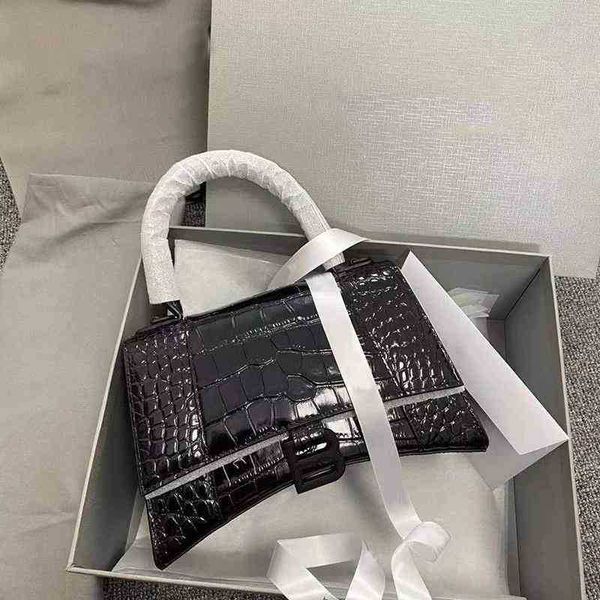 designer hourglass bags balencigas handbags queen christian 2022 fashion b family high version women's crocodiless bag leather single s
designer hourglass bags balencigas handbags queen christian 2022 fashion b family high version women's crocodiless bag leather single s