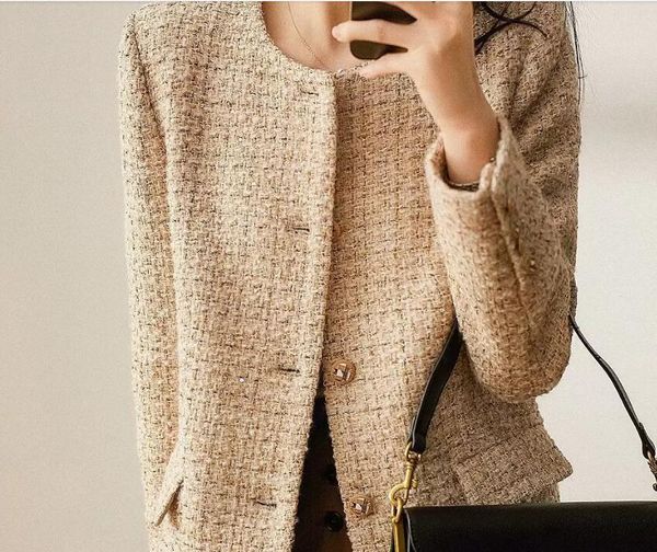 2023 women's sweaters women's jackets fashion ladies tweed coat single breasted elegant female jacket blended wool spring autumn w, White;black
2023 women's sweaters women's jackets fashion ladies tweed coat single breasted elegant female jacket blended wool spring autumn w, White;black