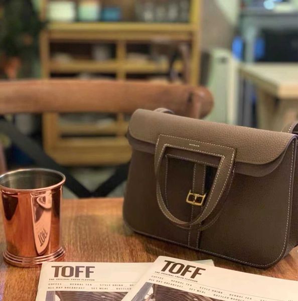 low price leather herme fashion bags halzon kazan togo layer real messenger single shoulder portable leisure light luxury texture saddle
low price leather herme fashion bags halzon kazan togo layer real messenger single shoulder portable leisure light luxury texture saddle