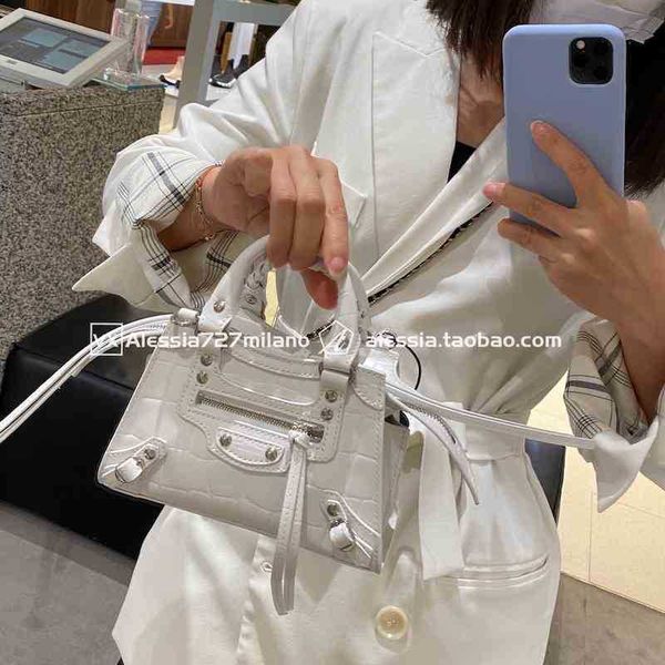 designer hourglass bags balencigas handbags 20th anniversary of neo class nano locomotive package shoulder crossbody bag
designer hourglass bags balencigas handbags 20th anniversary of neo class nano locomotive package shoulder crossbody bag