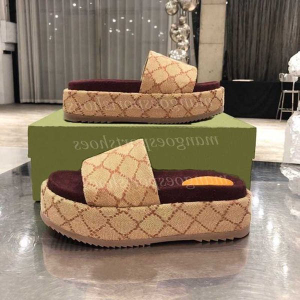 2022 designer slippers fashion thick bottom sandals letter embroidery slides lady platform wedges sandal beach high heel with box riband us4, Black
2022 designer slippers fashion thick bottom sandals letter embroidery slides lady platform wedges sandal beach high heel with box riband us4, Black
