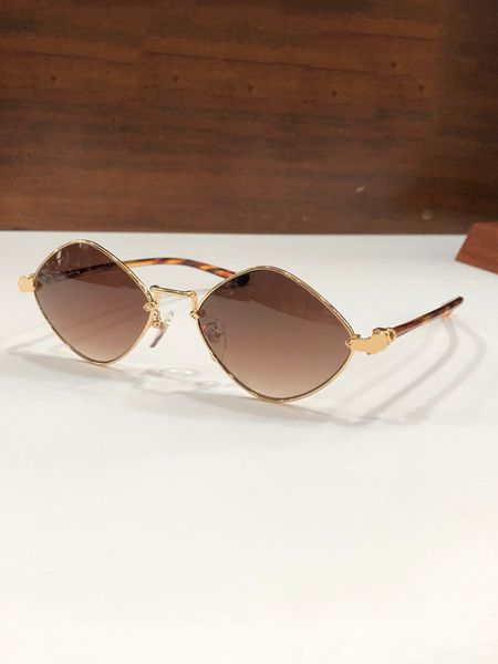 designer sunglasses for men and women diamond design eyeglasses prismatic style cool fashion metal classic sunglass anti-radiation and anti-, White;black
designer sunglasses for men and women diamond design eyeglasses prismatic style cool fashion metal classic sunglass anti-radiation and anti-, White;black
