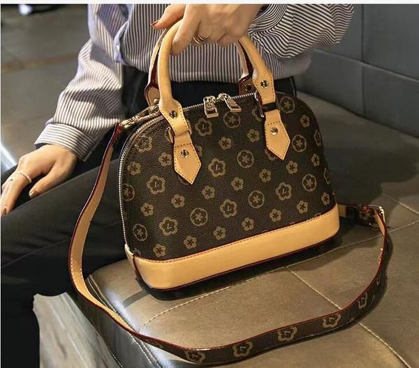 designer alma bb women shoulder bags chain messenger bag leather handbags shell wallet purse ladies cosmetic crossbody tote wallets
designer alma bb women shoulder bags chain messenger bag leather handbags shell wallet purse ladies cosmetic crossbody tote wallets