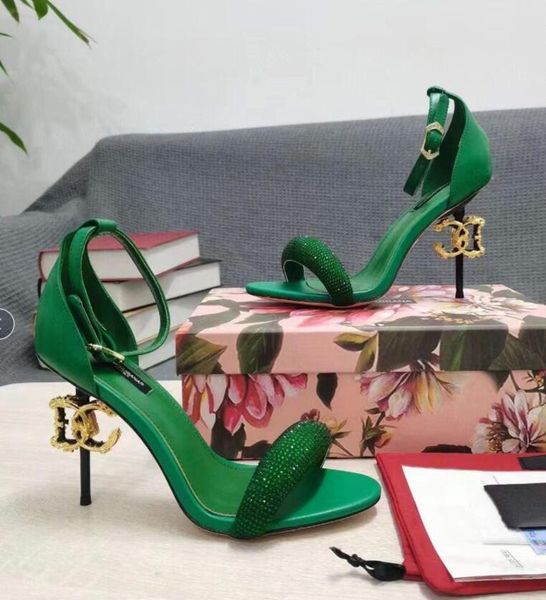 women lock it sandals luxury high heels metallic laminate leather mid-heel sandal suede designer sandals summer beach wedding shoes 35-41, Black
women lock it sandals luxury high heels metallic laminate leather mid-heel sandal suede designer sandals summer beach wedding shoes 35-41, Black