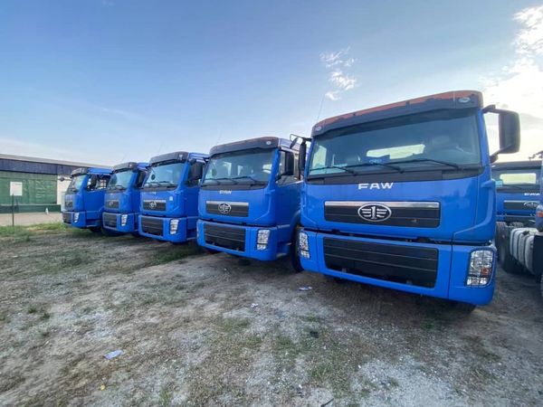 faw 420hp diesel tractor truck 6x4 model ca4258p2k2t1a80 this tyep of truck on ground in nigeria one unit amount is 52518 dollars need 27 ti
faw 420hp diesel tractor truck 6x4 model ca4258p2k2t1a80 this tyep of truck on ground in nigeria one unit amount is 52518 dollars need 27 ti