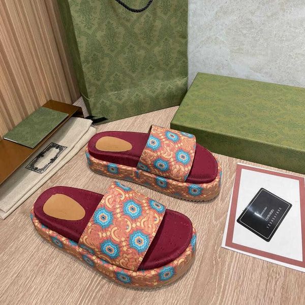 2023 designer slides mens womens slippers with original box dust bag flowers printing leather platform shoes fashion luxury summer sandals, Black
2023 designer slides mens womens slippers with original box dust bag flowers printing leather platform shoes fashion luxury summer sandals, Black