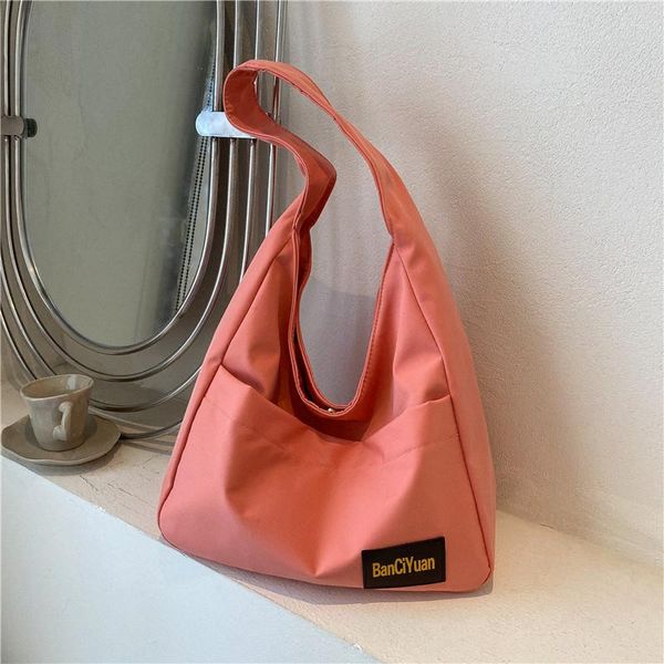 evening bags autumn and winter nylon cloth casual bag fashion single shoulder simple western style armpit
evening bags autumn and winter nylon cloth casual bag fashion single shoulder simple western style armpit