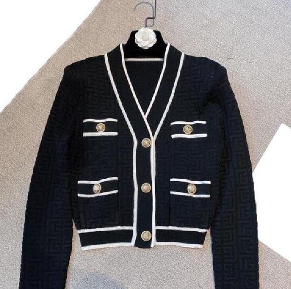 fall 2023 designer women's sweater v-neck luxury cardigan cardigan button high-end comfort plus size gu, White;black
fall 2023 designer women's sweater v-neck luxury cardigan cardigan button high-end comfort plus size gu, White;black
