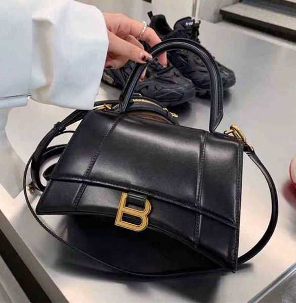 designer shoulder balencaigass bags same bag star's women's 2022 fashion b-shaped messenger family crocodile hourglass
designer shoulder balencaigass bags same bag star's women's 2022 fashion b-shaped messenger family crocodile hourglass