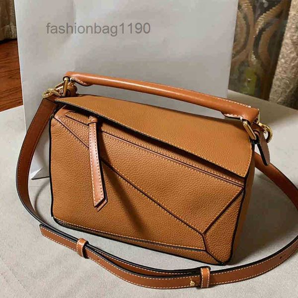 fashion bags 2022 loews bag designer mini lingge leather geometric pillow single messenger splicing contrast color portable women ummf
fashion bags 2022 loews bag designer mini lingge leather geometric pillow single messenger splicing contrast color portable women ummf