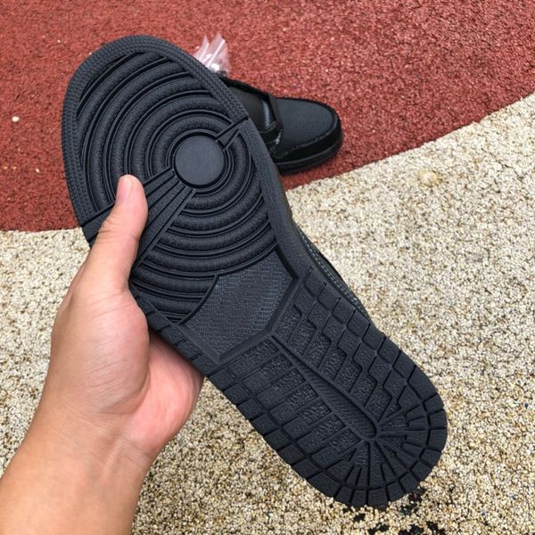 classic casual shoes with box 1 1s mens s shoes ts x black phantom low cut men women trainers sports sneakers dm7866-001 og quality 36-46
classic casual shoes with box 1 1s mens s shoes ts x black phantom low cut men women trainers sports sneakers dm7866-001 og quality 36-46