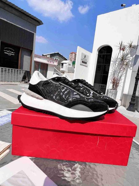 men women designer casual shoes valen tino platform sneakers black white grey red pink green yellow mens train valentinoe''valenti
men women designer casual shoes valen tino platform sneakers black white grey red pink green yellow mens train valentinoe''valenti