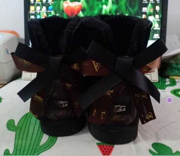 luxurys designer brand bow u short snow boots soft comfortable sheepskin keep warm plush boots women classic fashion booties fluff collar wi, Black
luxurys designer brand bow u short snow boots soft comfortable sheepskin keep warm plush boots women classic fashion booties fluff collar wi, Black