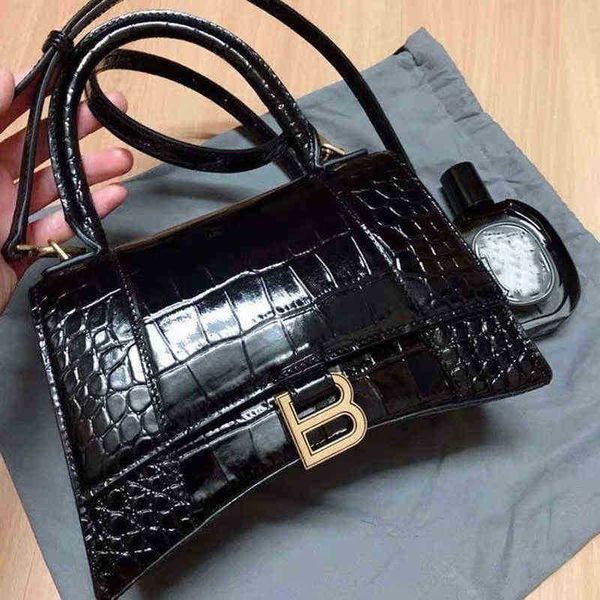 designer handbags balencaigass fashion bags luxury style light women's paris messenger retro crocodile pattern handbag high sense niche 
designer handbags balencaigass fashion bags luxury style light women's paris messenger retro crocodile pattern handbag high sense niche