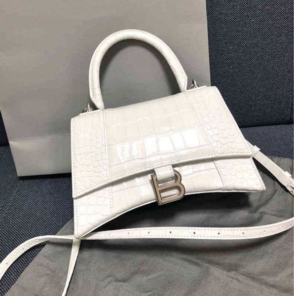 designer shoulder balencaigass bags bag star same character female 2022 fashion versatile family hourglass messenger
designer shoulder balencaigass bags bag star same character female 2022 fashion versatile family hourglass messenger