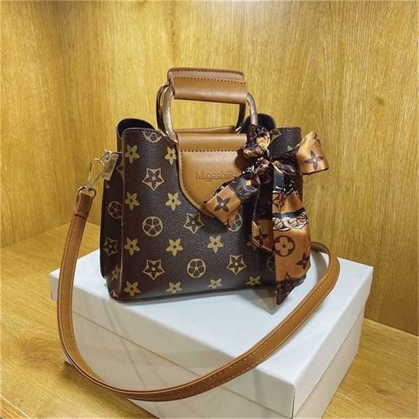60% off 2023 designer bag popular autumn and winter contrast color portable bucket women's one messenger
60% off 2023 designer bag popular autumn and winter contrast color portable bucket women's one messenger