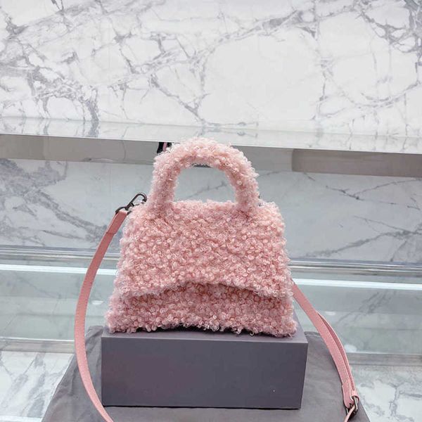 shoulder bags designer women crossbody bags handbags luxury lambswool messenger fashion furry handbag lady purses 221014
shoulder bags designer women crossbody bags handbags luxury lambswool messenger fashion furry handbag lady purses 221014