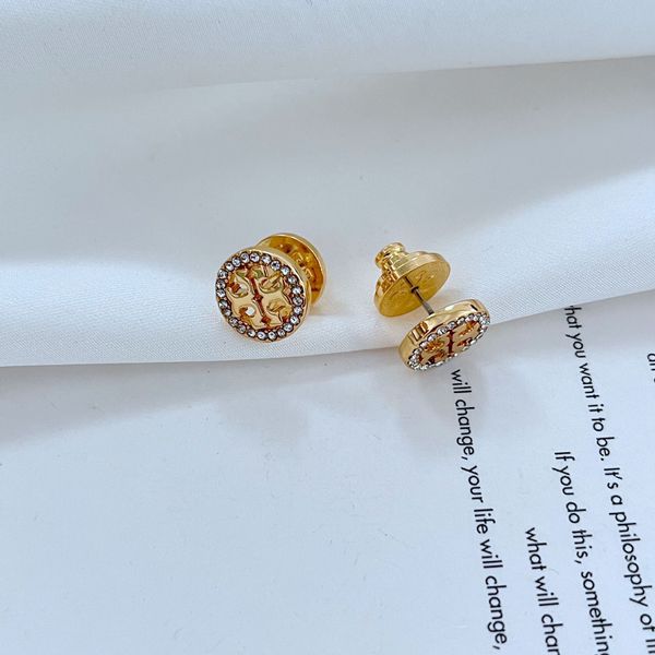 18k gold simple round letters stud earrings fashion luxury shining crystal retro vintage hollow classic diamond brand earring ear rings part, Golden;silver
18k gold simple round letters stud earrings fashion luxury shining crystal retro vintage hollow classic diamond brand earring ear rings part, Golden;silver